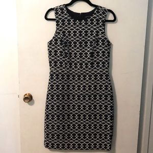 Banana Republic navy a white patterned dress